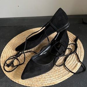 Guess Faux Suede Feminine Pointy Toe Ballet Flat Size 8